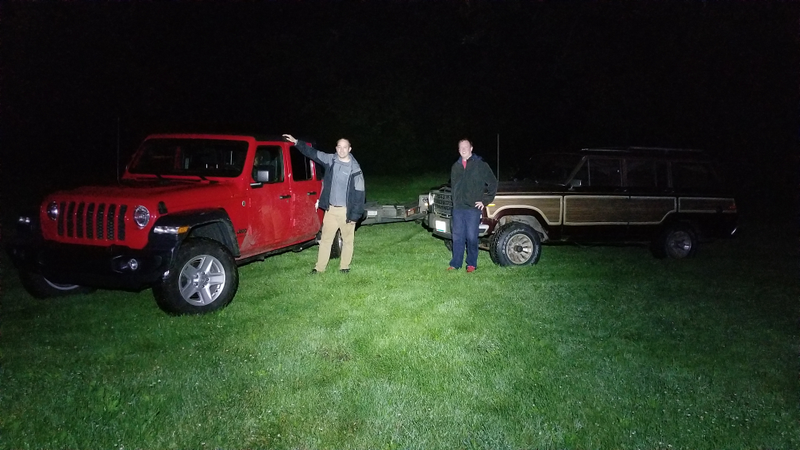 Illustration for article titled What It Was Like Towing a Free Jeep Grand Wagoneer With the 2020 Jeep Gladiator